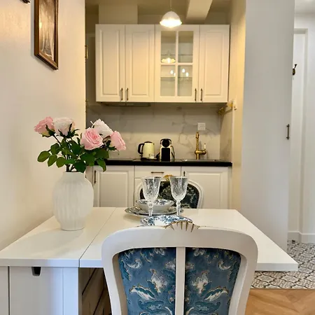 - Near Eiffel Tower Appartement