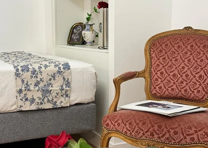 - Near Eiffel Tower Appartement